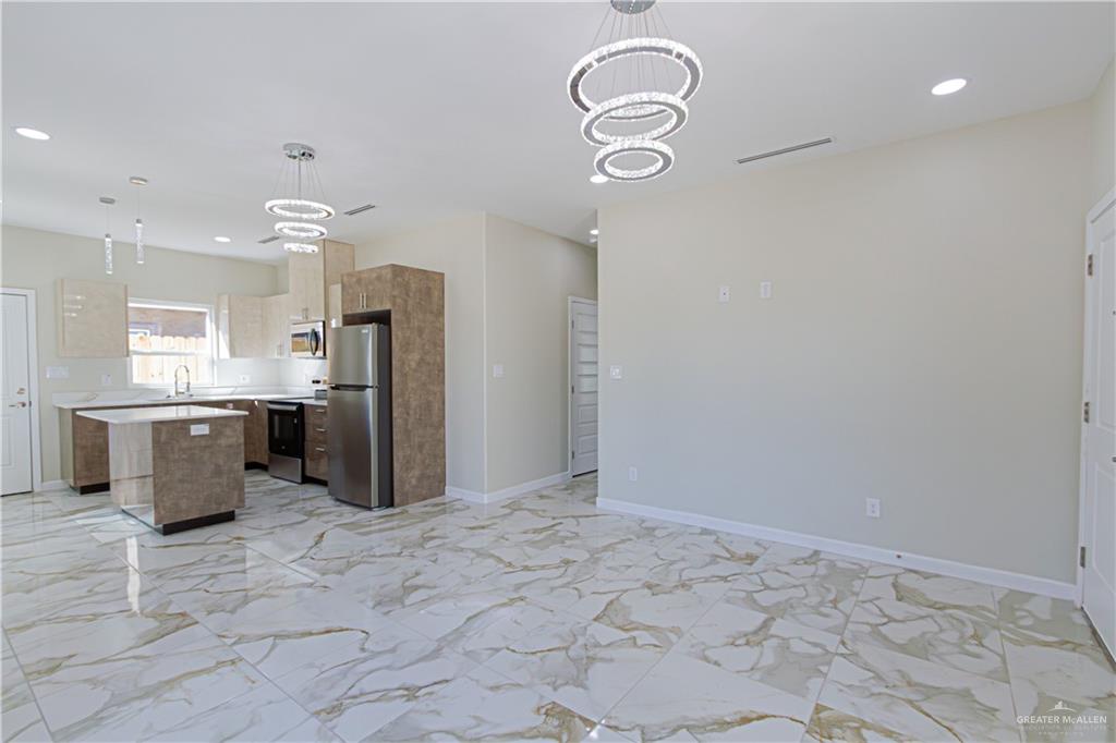 Photo 3 of 600 Emerald Avenue #2