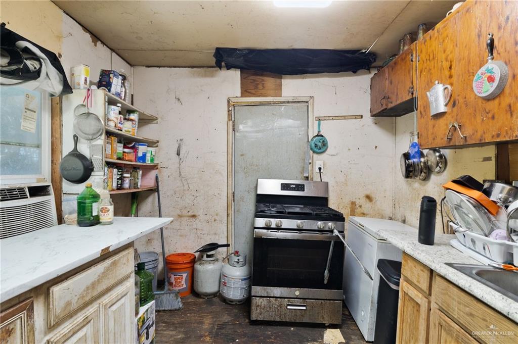 Photo 4 of 225 Dicker Road