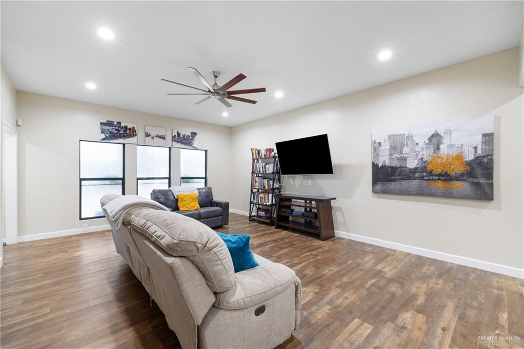 Photo 5 of 324 Toronto Avenue #39