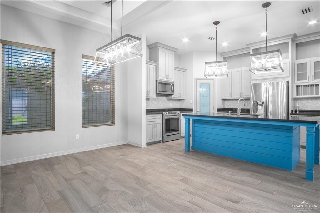 Photo 6 of 3805 Water Lily Avenue
