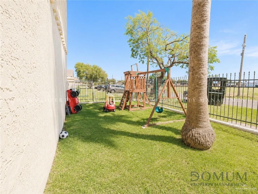 Photo 18 of 1811 Perkins Avenue #9