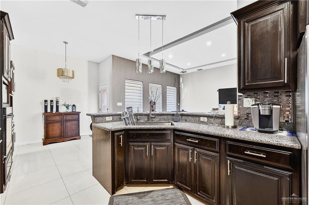 Photo 7 of 1700 Ventura Drive