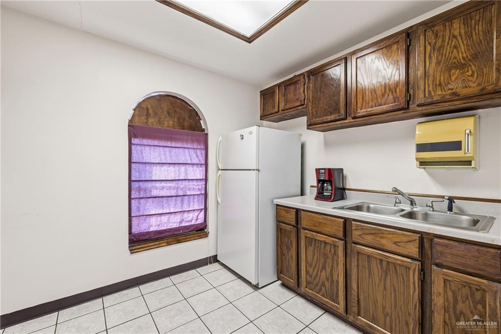 Photo 14 of 1649 Sam Houston Drive