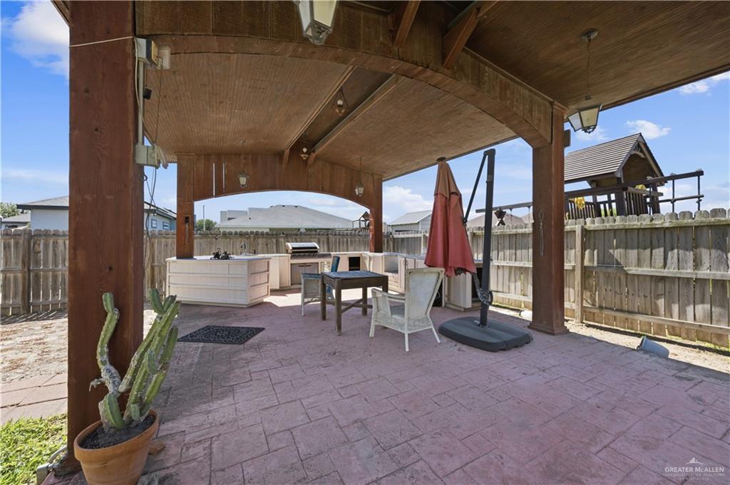 Photo 18 of 1807 Villa Real Drive