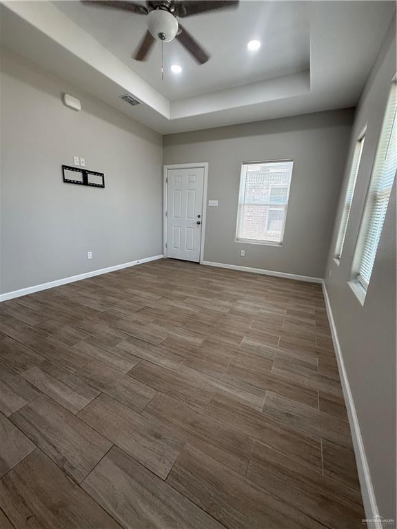 Photo 3 of 6903 Venus Drive #4