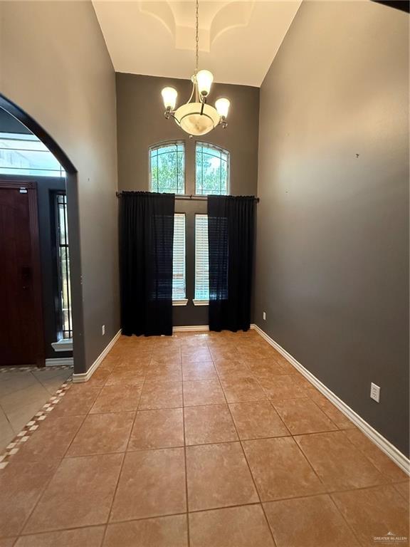 Photo 3 of 5117 Gumwood Street