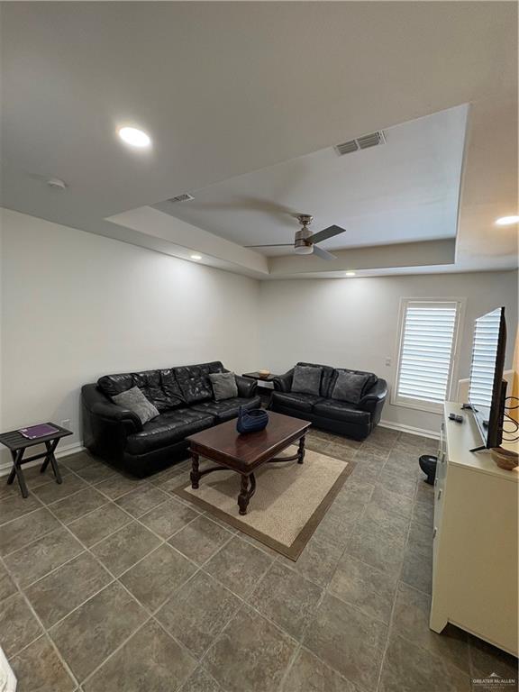 Photo 15 of 129 Esperanza Street