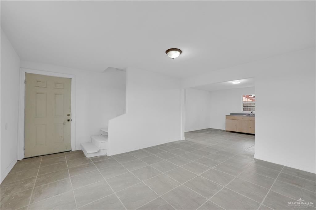 Photo 4 of 810 Catarina Street