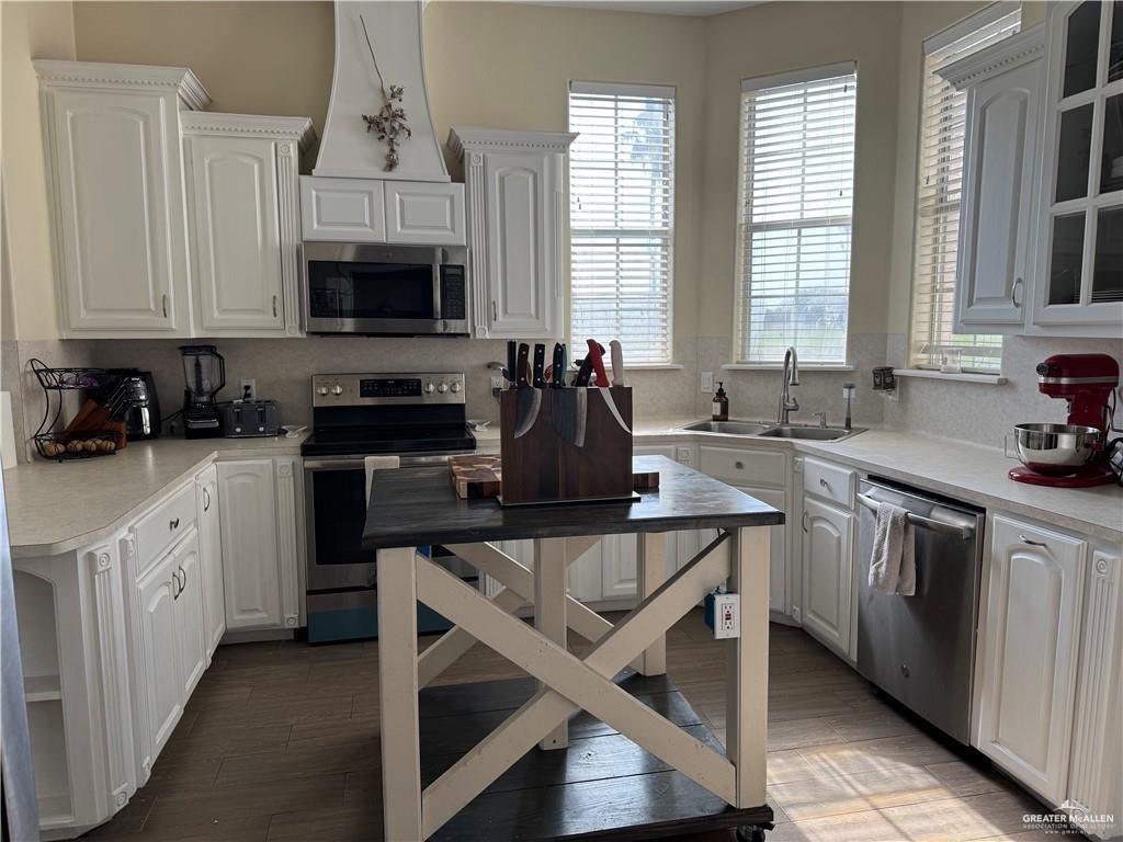 Photo 5 of 2600 Rhett Drive