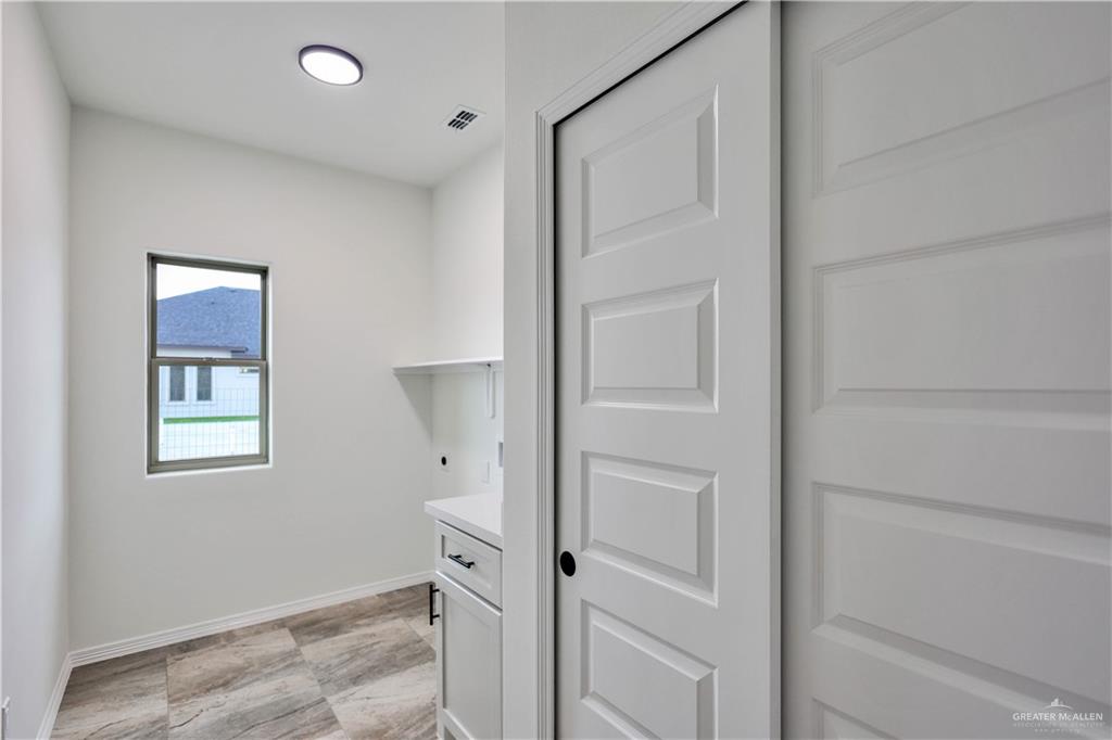 Photo 18 of 6213 Willow Wood Lane