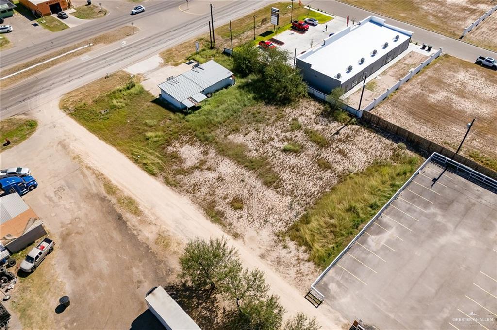 Photo 4 of 701 Conway Boulevard