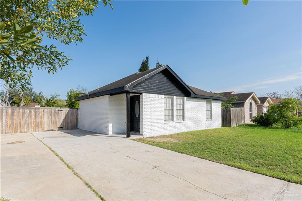 Photo 1 of 808 Blue Jay Avenue, Pharr