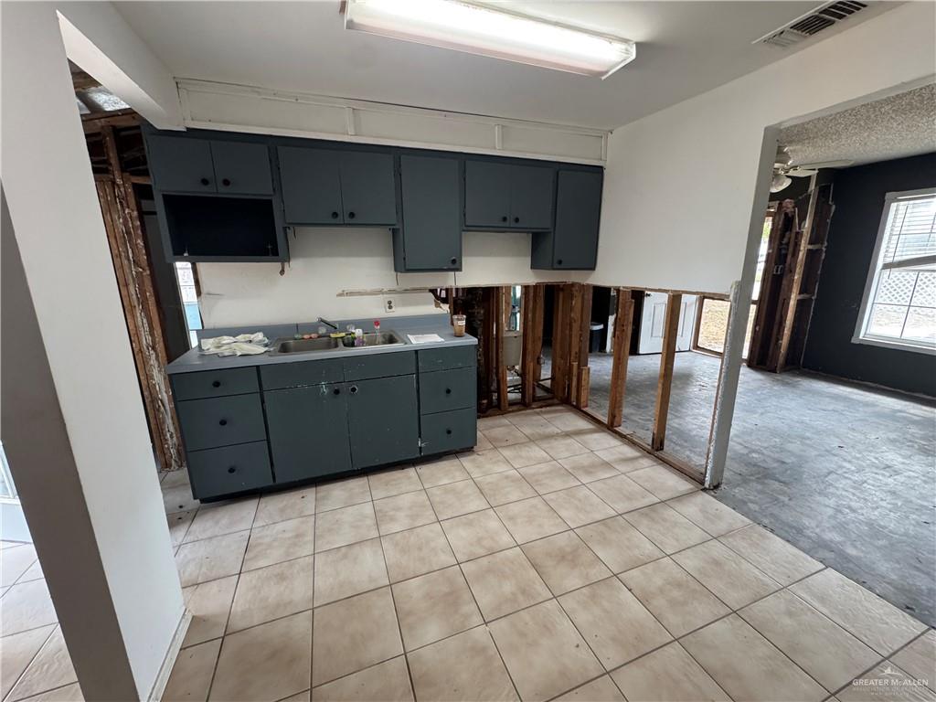 Photo 4 of 1210 Basin Street