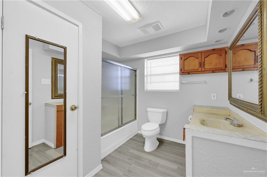 Photo 14 of 1629 Teege Avenue