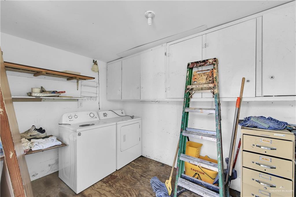 Photo 17 of 1629 Teege Avenue