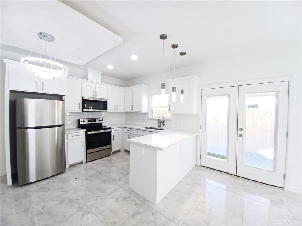 Photo 2 of 1404 Xanthia Street #3