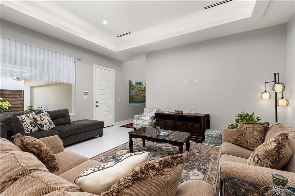 Photo 4 of 5816 Pelican Avenue