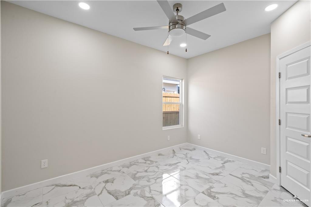 Photo 6 of 405 Onyx Avenue #2