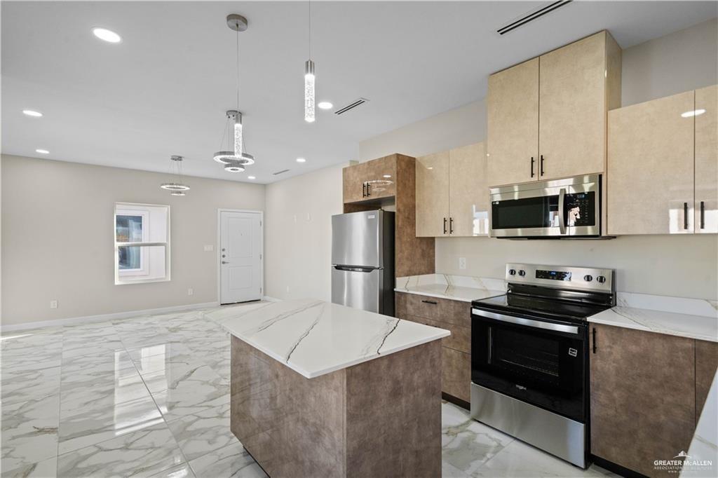 Photo 8 of 405 Onyx Avenue #2