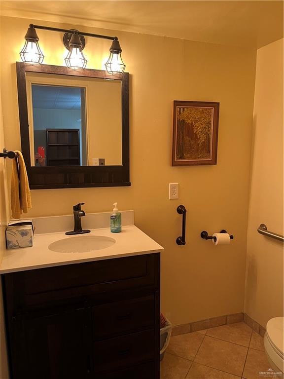 Photo 14 of 2917 La Quinta Drive