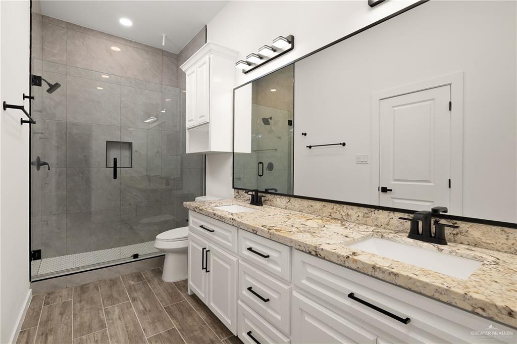 Photo 7 of 2908 Arboledas Drive