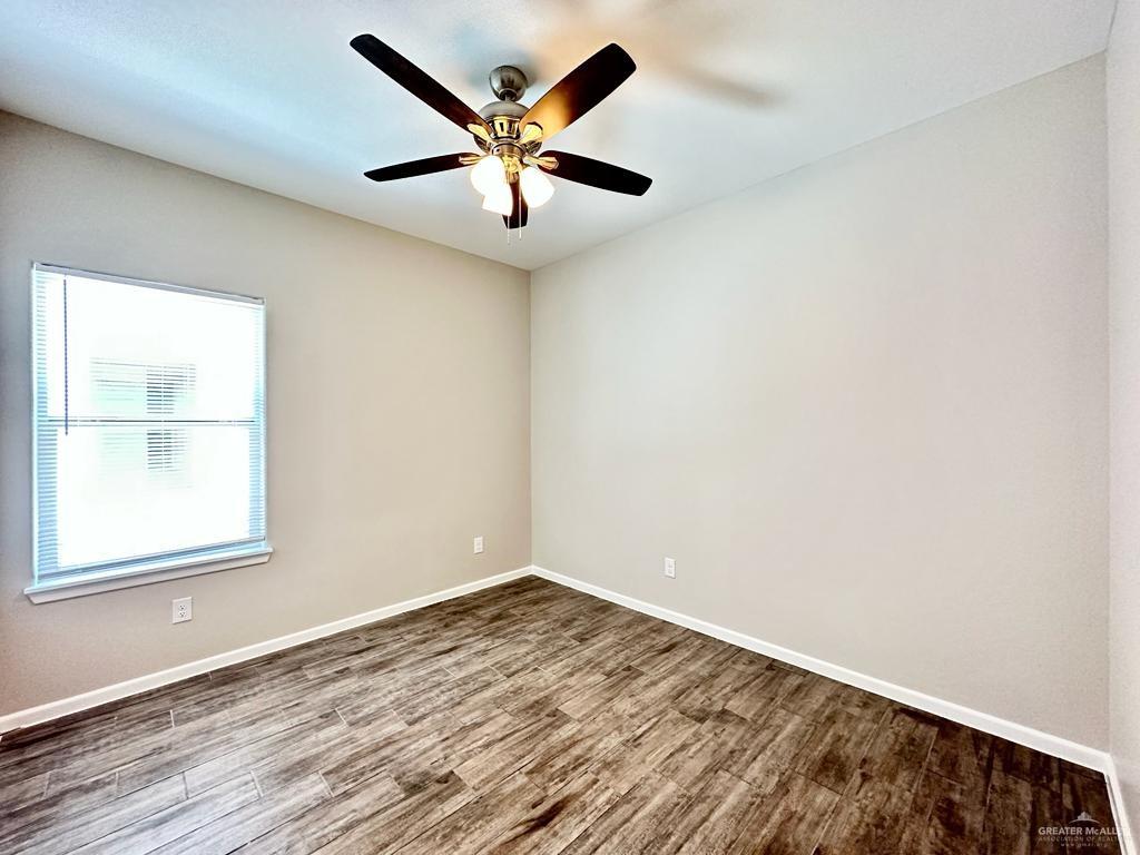 Photo 6 of 1312 Yankton Street #4