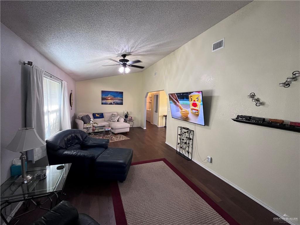Photo 3 of 840 Santa Anna Drive
