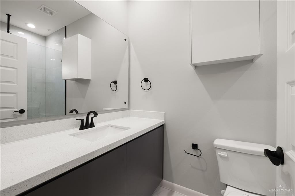 Photo 17 of 3302 Whetstone Avenue #3