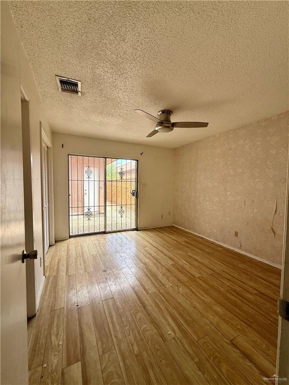 Photo 15 of 900 Dallas Avenue #20