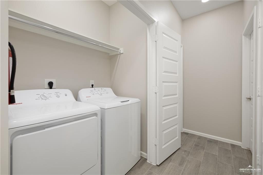 Photo 17 of 2704 Harrison Avenue #3