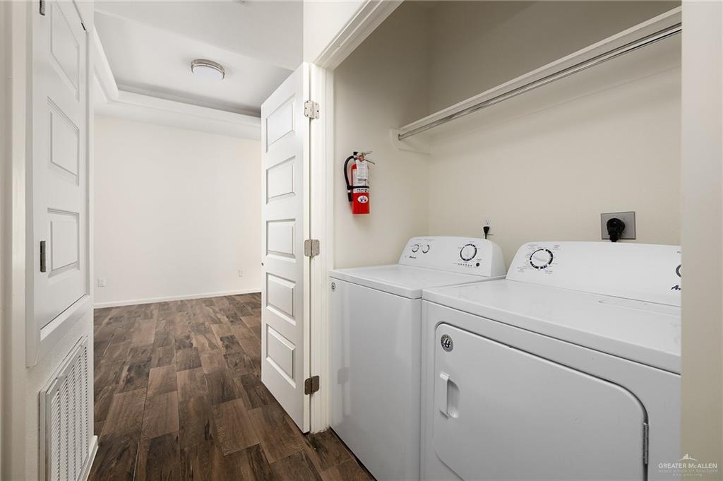 Photo 11 of 511 Downing Avenue #1