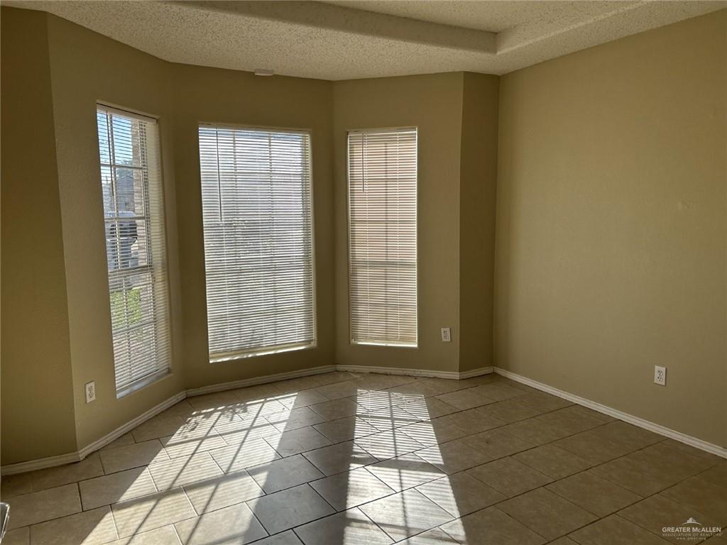 Photo 6 of 1021 Denver Street