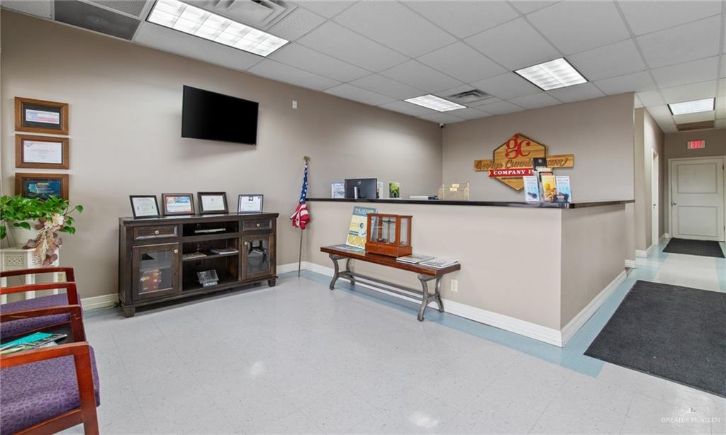 Photo 5 of 610 Expressway 77