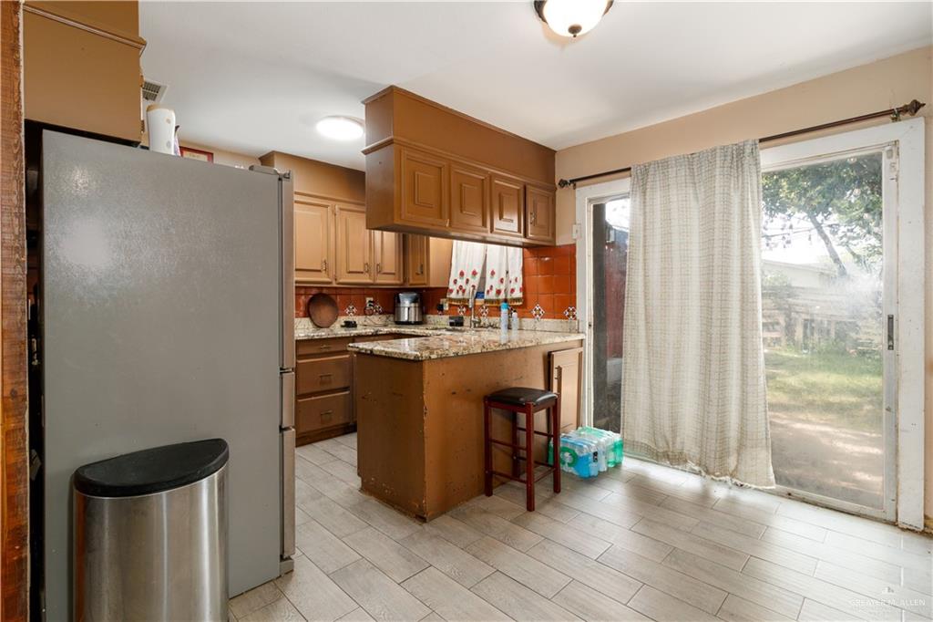 Photo 11 of 520 Upas Avenue