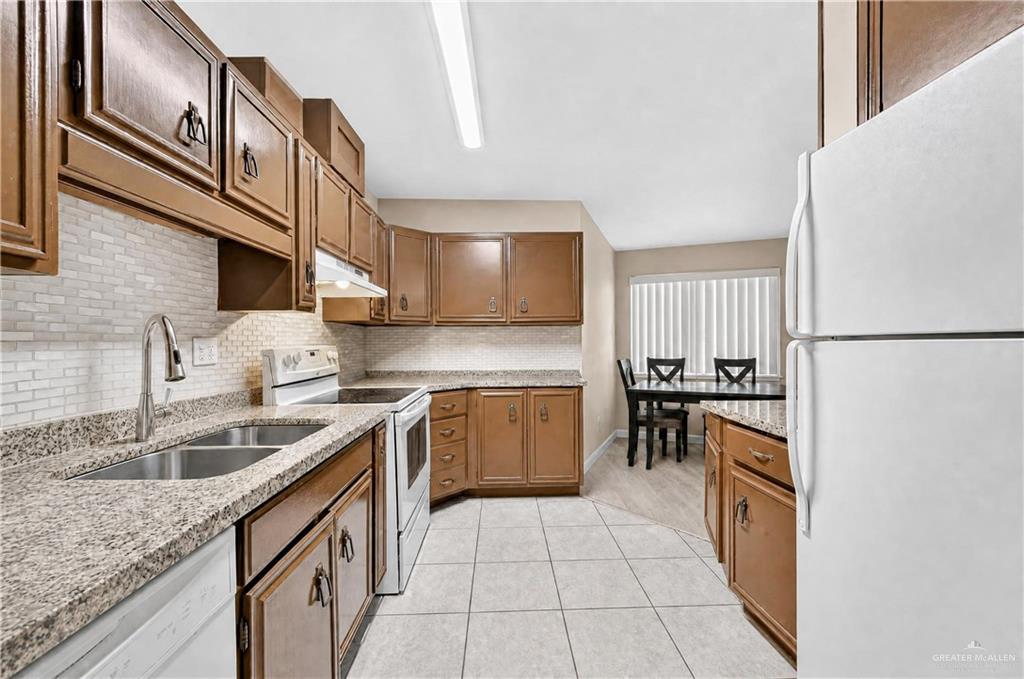 Photo 10 of 700 Fern Avenue #19