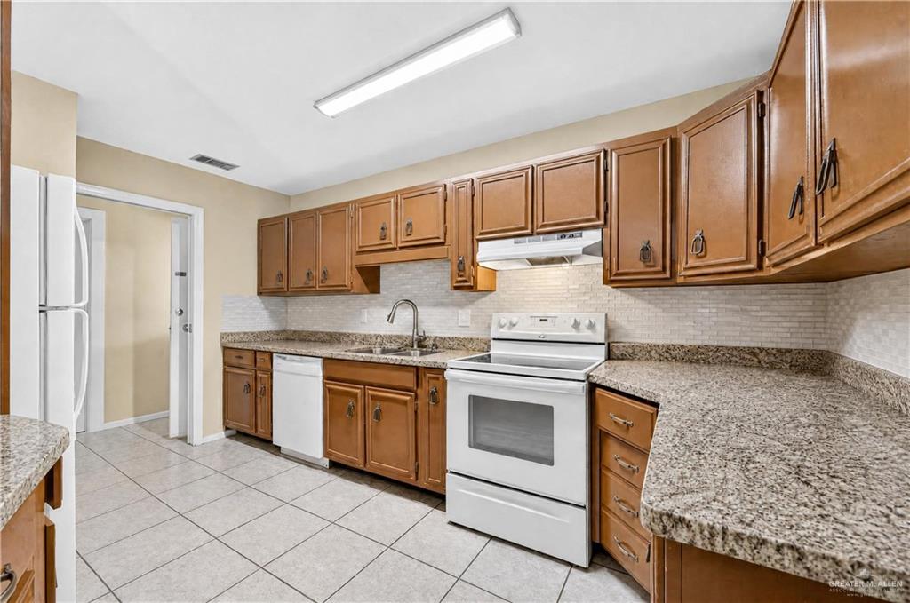 Photo 9 of 700 Fern Avenue #19