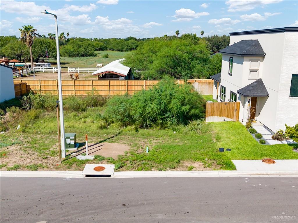 Photo 2 of 2707 Harmony Street