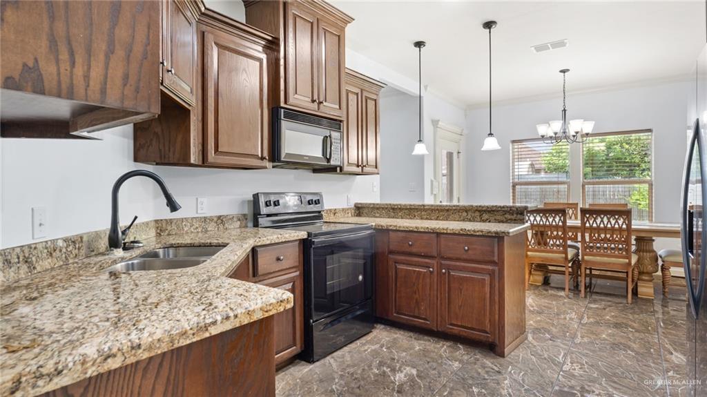 Photo 7 of 220 Los Laureles Drive