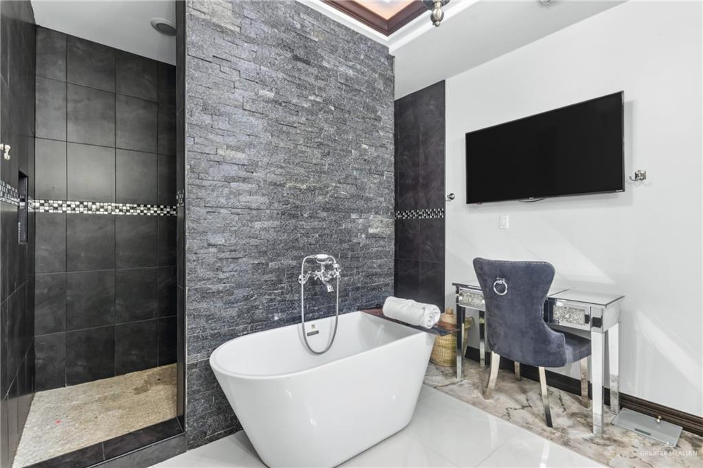 Photo 17 of 5403 Mauritius Lane