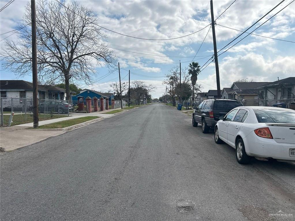 Photo 15 of 405 Hiawatha Street