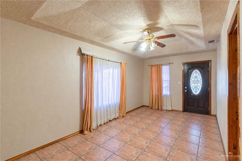 Photo 3 of 409 Naranjo Street