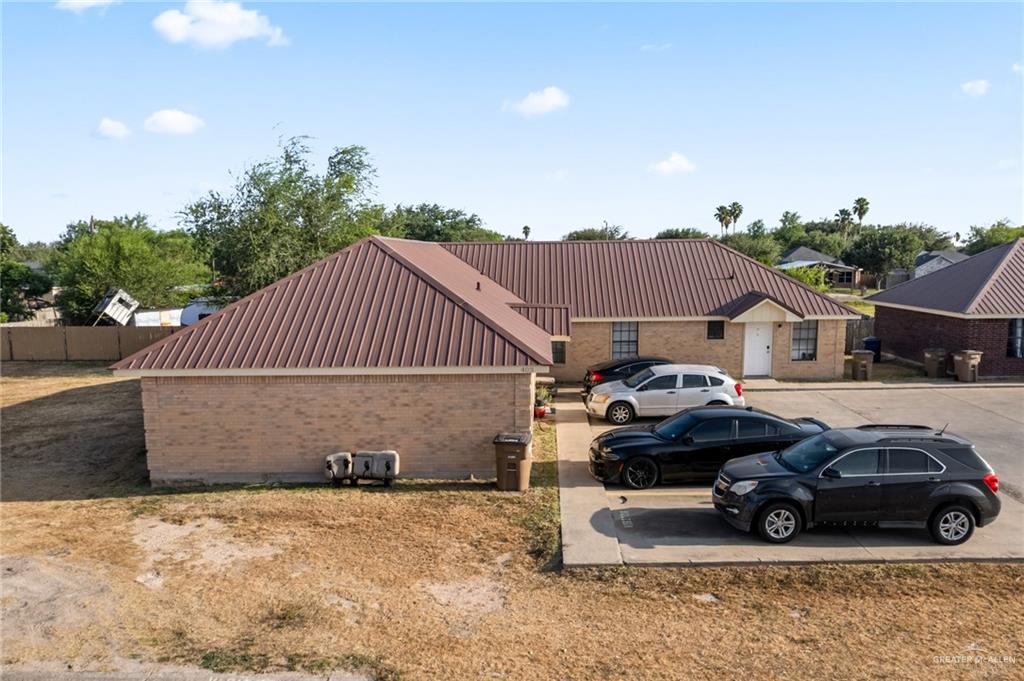 Photo 1 of 403 Date Palm Street, Donna