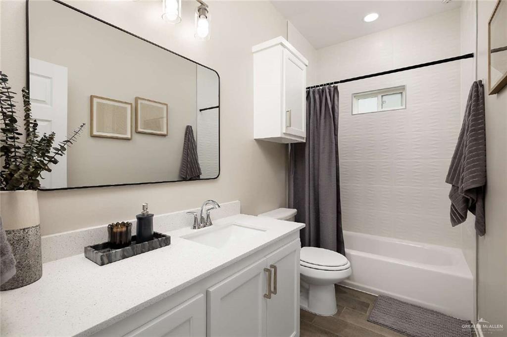 Photo 10 of 2609 Hayes Avenue #3
