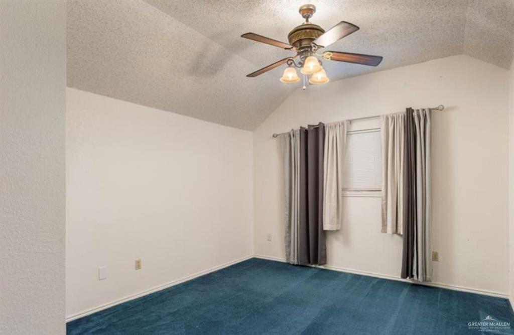 Photo 15 of 920 Greenlawn Street