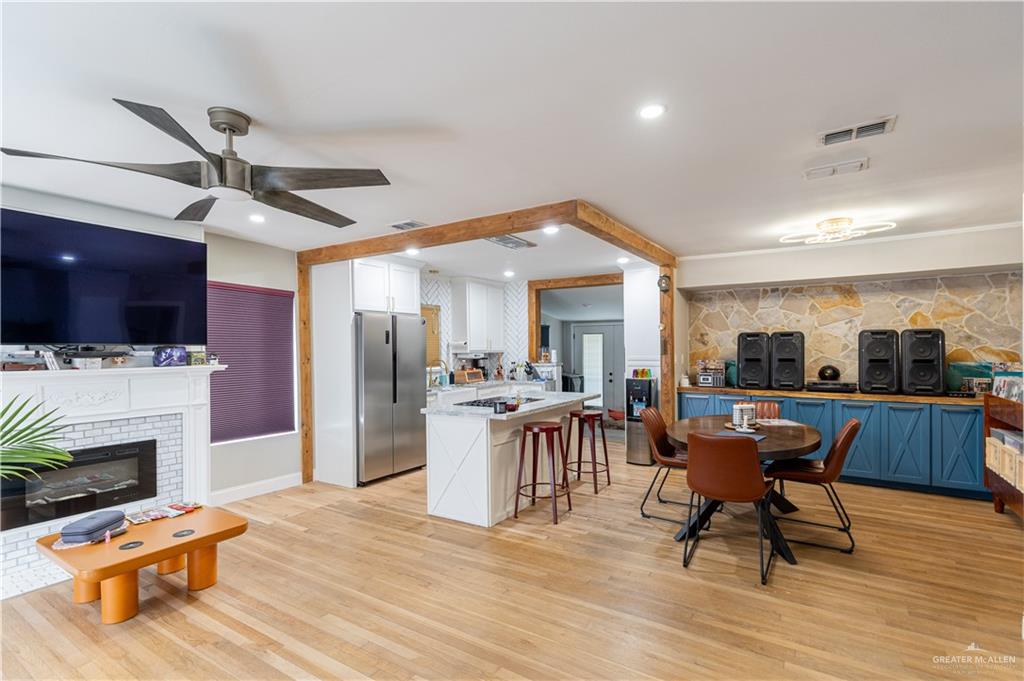 Photo 2 of 704 8th Street