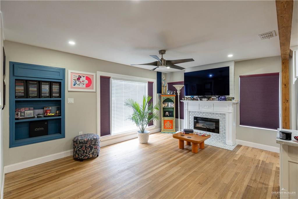Photo 4 of 704 8th Street