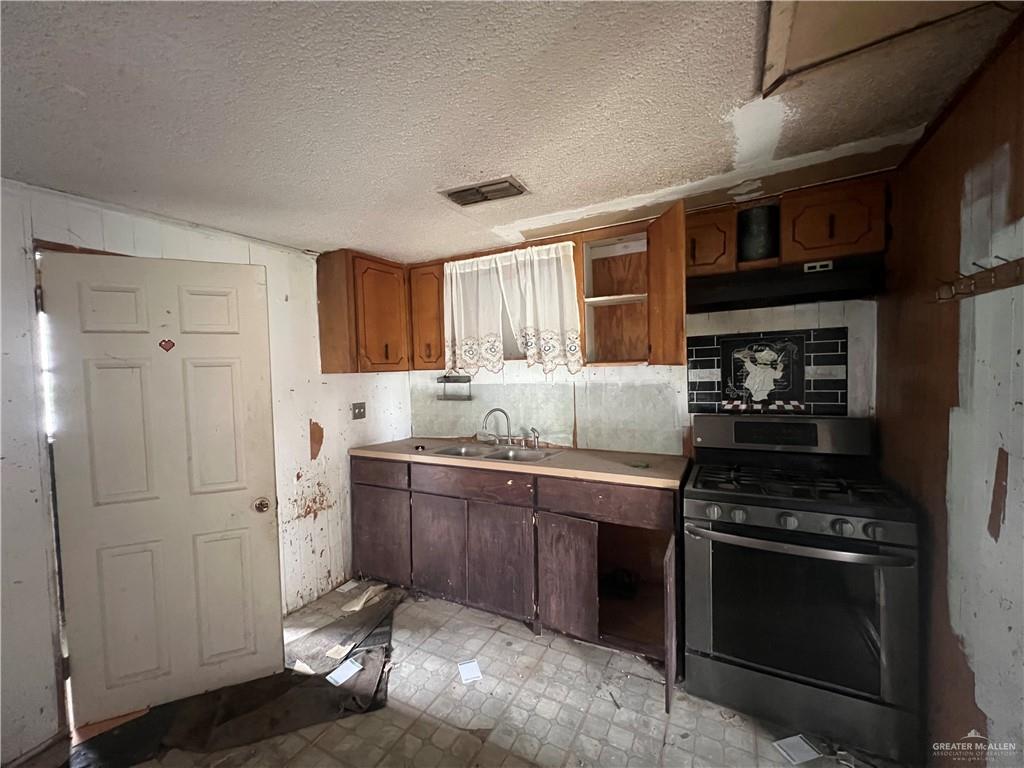 Photo 5 of 610 Cypress Street