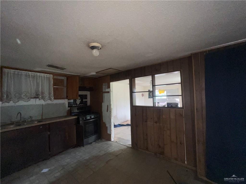 Photo 7 of 610 Cypress Street