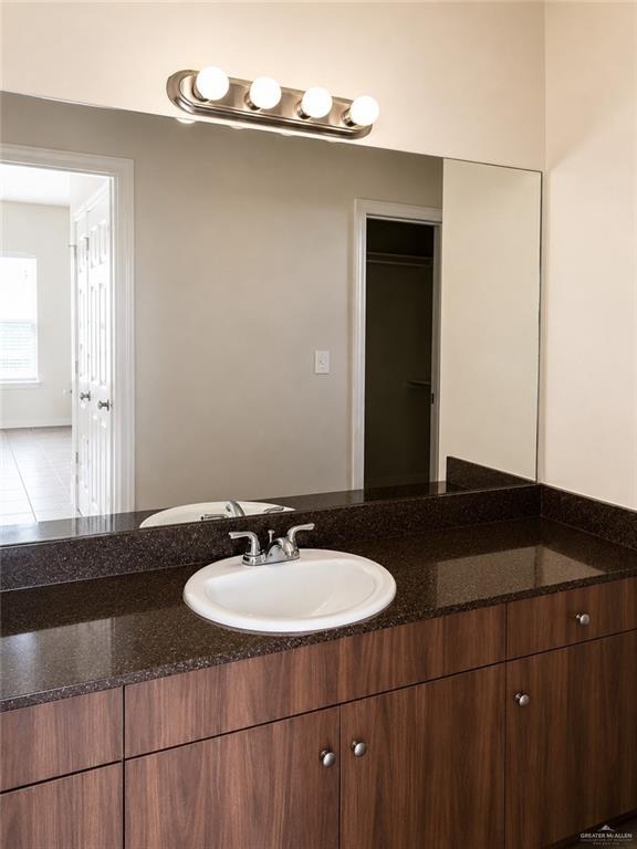 Photo 13 of 4001 Hawthorne Avenue #1