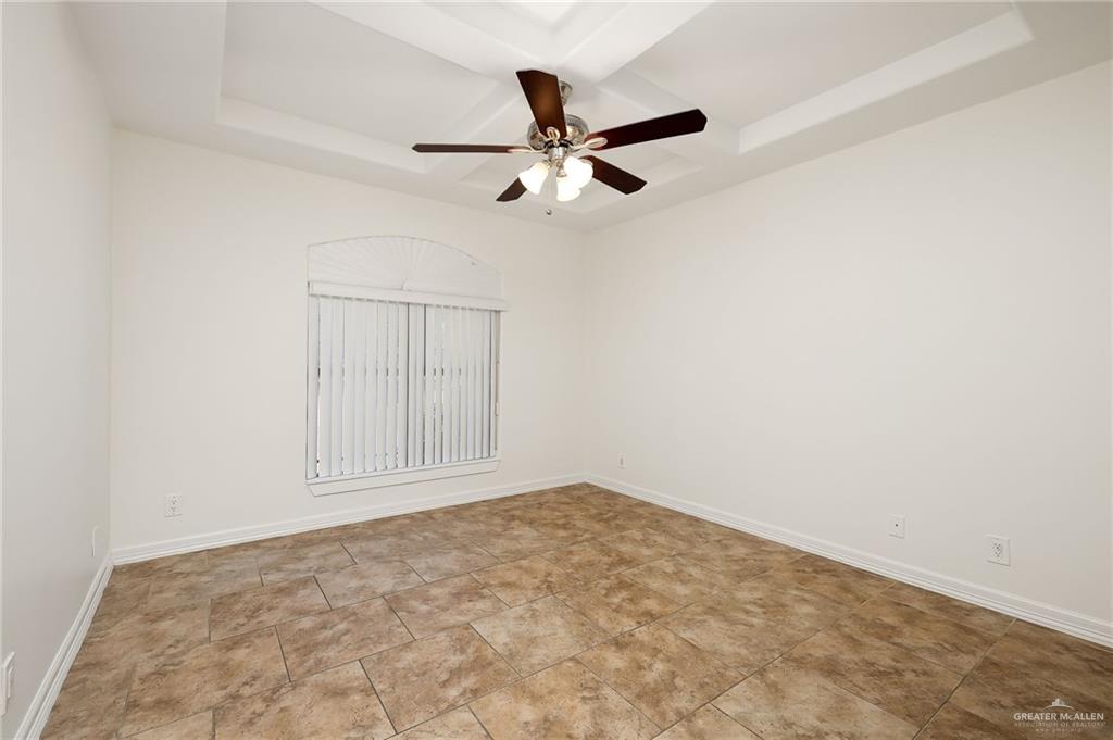 Photo 17 of 300 Diamond Street